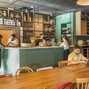 Latroupe Grand Place בריסל
